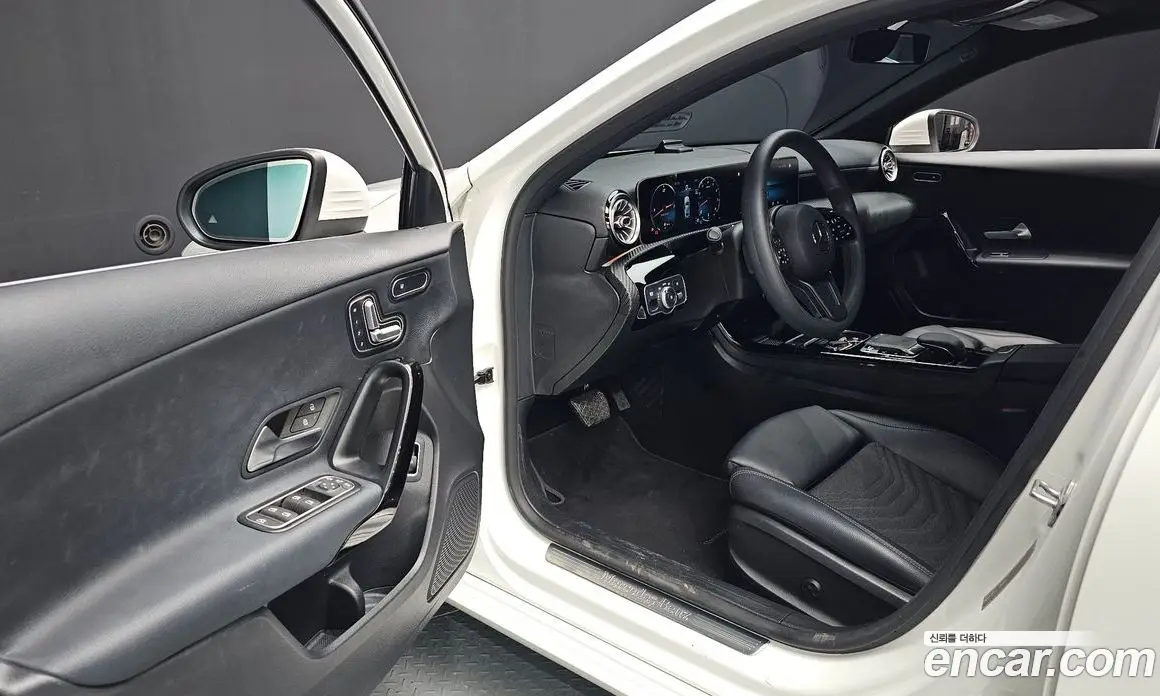 Mercedes-Benz A-Class 2020 2.0 автомат (гидро), фото 12 Mercedes-Benz A-Class 2020 2.0 автомат (гидро), фото 12