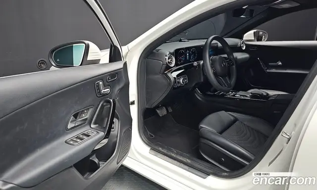 Mercedes-Benz A-Class 2020 2.0 автомат (гидро), миниатюра 12