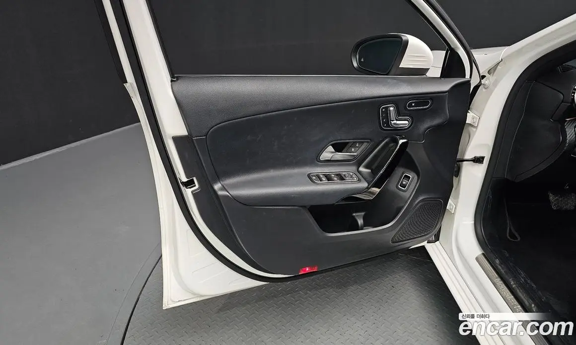 Mercedes-Benz A-Class 2020 2.0 автомат (гидро), фото 13 Mercedes-Benz A-Class 2020 2.0 автомат (гидро), фото 13