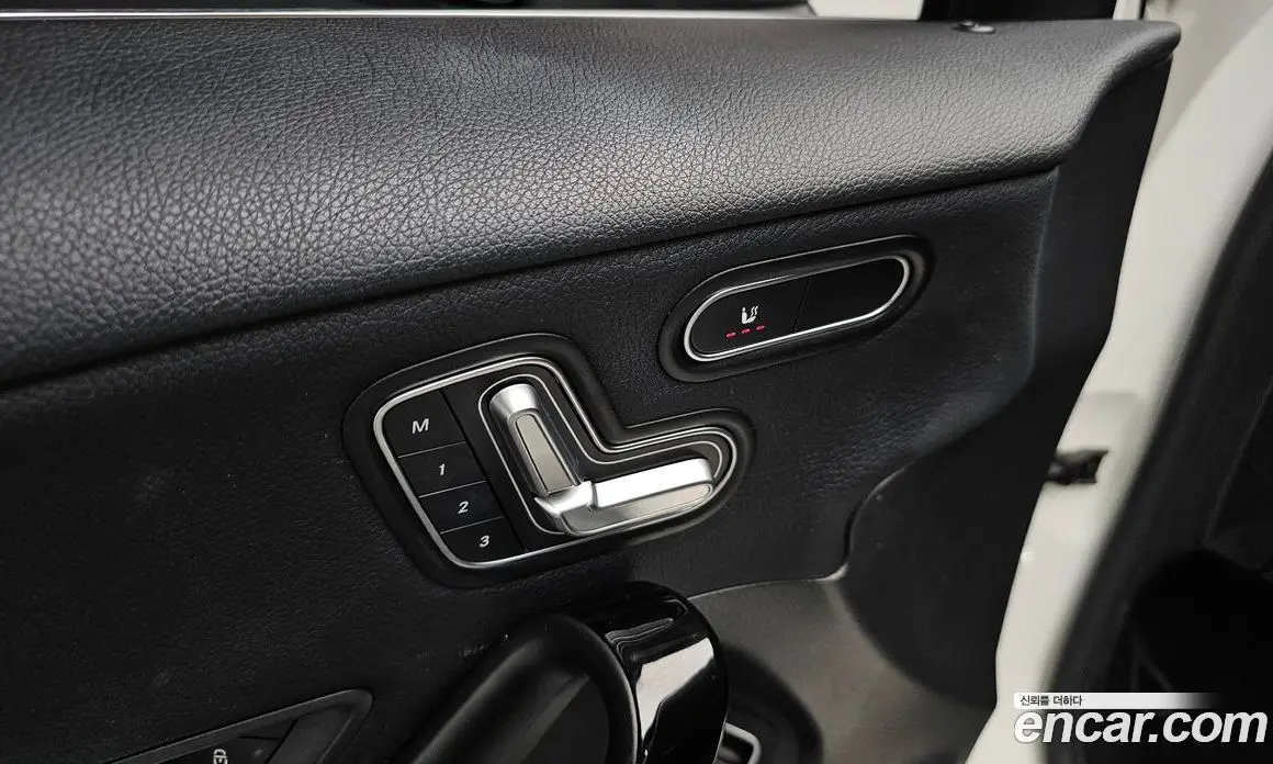 Mercedes-Benz A-Class 2020 2.0 автомат (гидро), фото 24 Mercedes-Benz A-Class 2020 2.0 автомат (гидро), фото 24