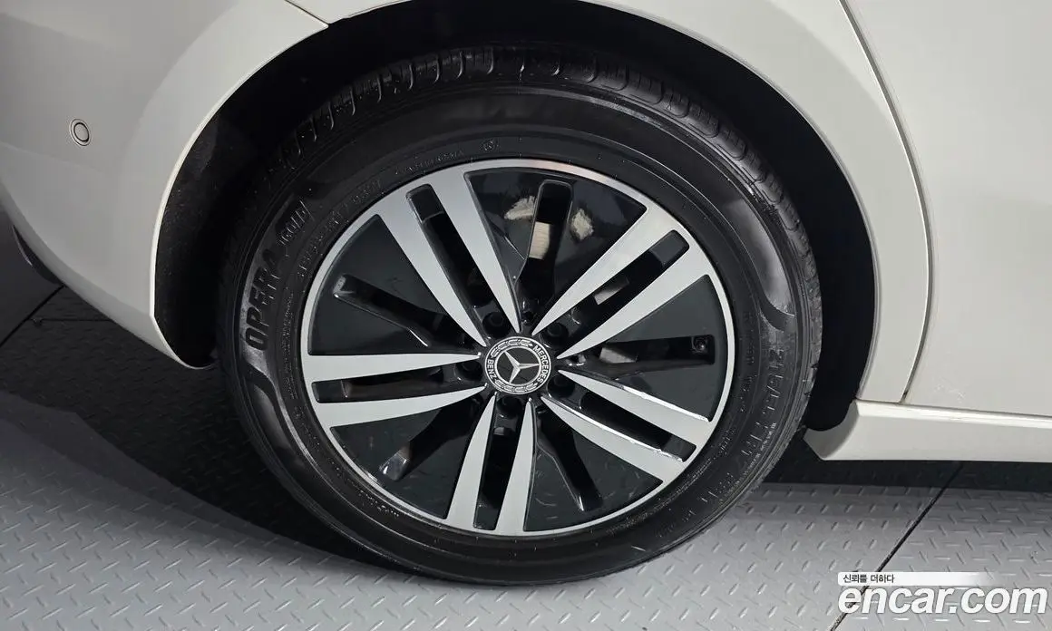 Mercedes-Benz A-Class 2022 2.0 автомат (гидро), фото 5 Mercedes-Benz A-Class 2022 2.0 автомат (гидро), фото 5