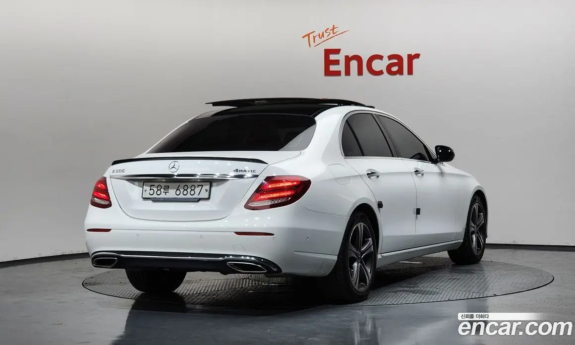 Mercedes-Benz E-Class 2018 2.0 автомат (гидро), фото 1 Mercedes-Benz E-Class 2018 2.0 автомат (гидро), фото 1