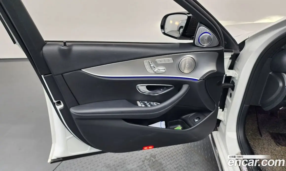 Mercedes-Benz E-Class 2018 2.0 автомат (гидро), фото 13 Mercedes-Benz E-Class 2018 2.0 автомат (гидро), фото 13