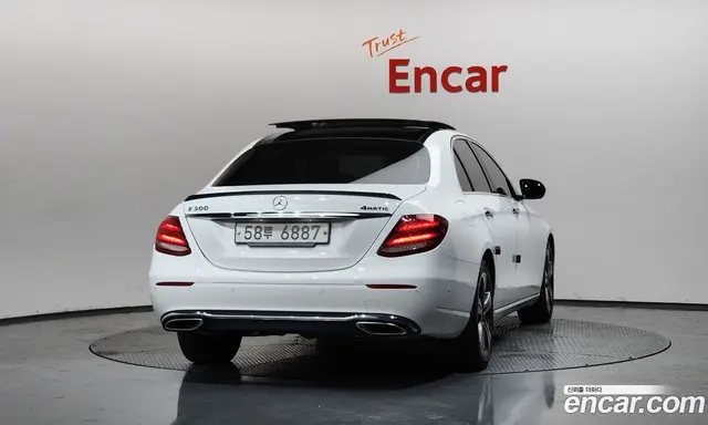 Mercedes-Benz E-Class 2018 2.0 автомат (гидро), миниатюра 3 Mercedes-Benz E-Class 2018 2.0 автомат (гидро), миниатюра 3