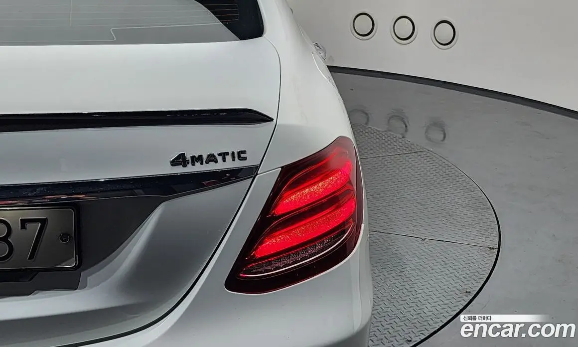 Mercedes-Benz E-Class 2018 2.0 автомат (гидро), фото 8 Mercedes-Benz E-Class 2018 2.0 автомат (гидро), фото 8