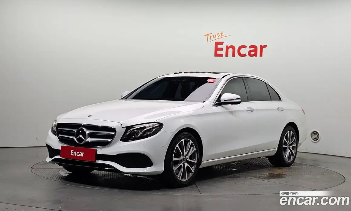 Mercedes-Benz E-Class 2019 2.0 автомат (гидро), фото 1 Mercedes-Benz E-Class 2019 2.0 автомат (гидро), фото 1