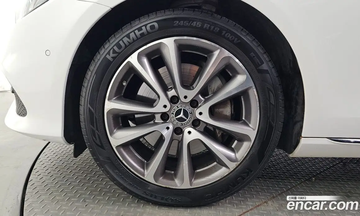 Mercedes-Benz E-Class 2019 2.0 автомат (гидро), фото 5 Mercedes-Benz E-Class 2019 2.0 автомат (гидро), фото 5