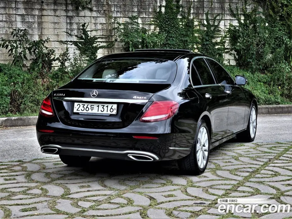 Mercedes-Benz E-Class 2019 1.9 автомат (гидро), фото 2 Mercedes-Benz E-Class 2019 1.9 автомат (гидро), фото 2