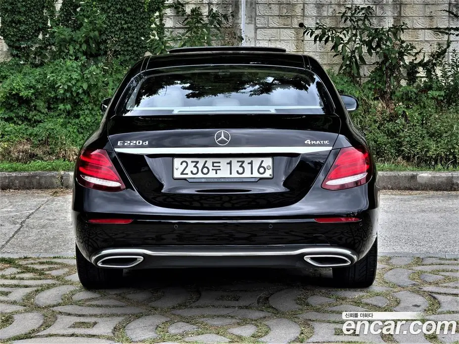 Mercedes-Benz E-Class 2019 1.9 автомат (гидро), фото 4 Mercedes-Benz E-Class 2019 1.9 автомат (гидро), фото 4
