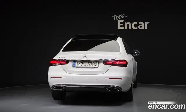 Mercedes-Benz E-Class 2021 2.0 автомат (гидро), миниатюра 4 Mercedes-Benz E-Class 2021 2.0 автомат (гидро), миниатюра 4