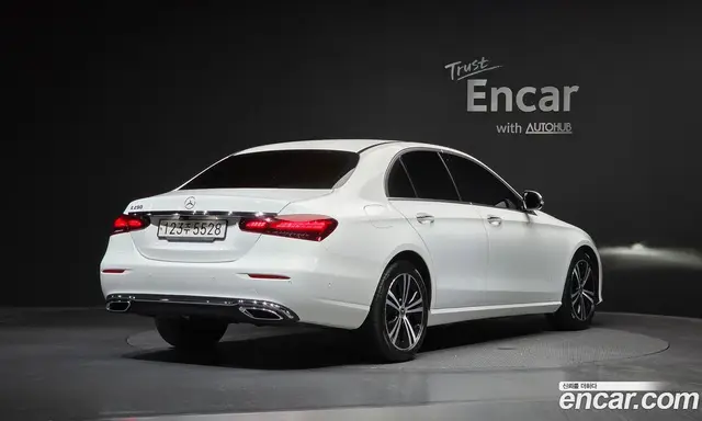 Mercedes-Benz E-Class 2022 2.0 автомат (гидро), миниатюра 1 Mercedes-Benz E-Class 2022 2.0 автомат (гидро), миниатюра 1