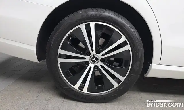 Mercedes-Benz E-Class 2022 2.0 автомат (гидро), миниатюра 4 Mercedes-Benz E-Class 2022 2.0 автомат (гидро), миниатюра 4