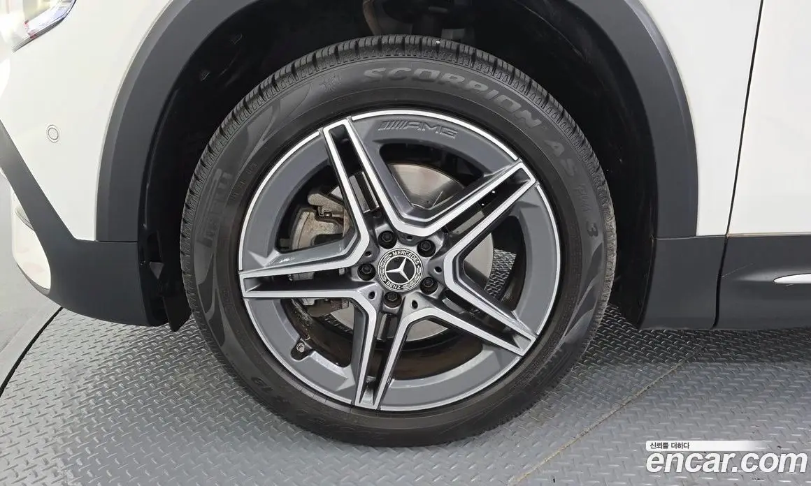 Mercedes-Benz GLB-Class 2022 2.0 автомат (гидро), фото 5 Mercedes-Benz GLB-Class 2022 2.0 автомат (гидро), фото 5