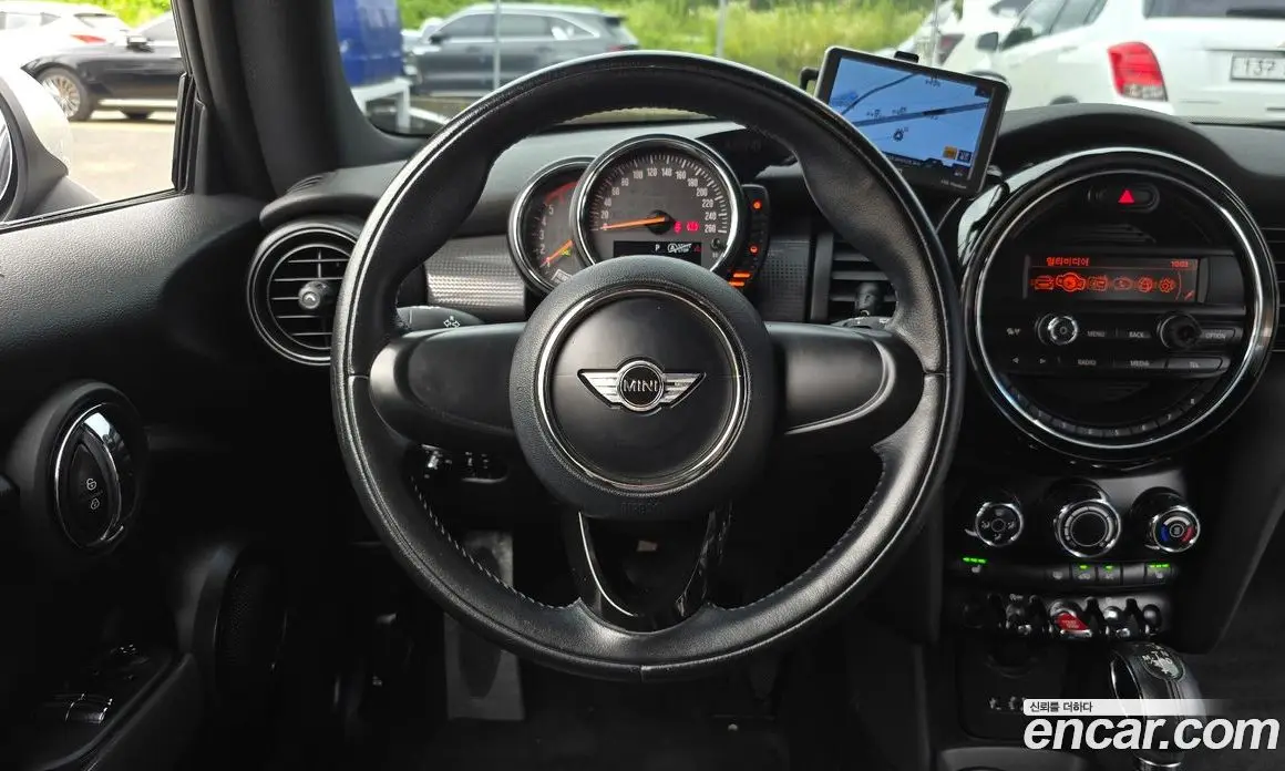Mini Cooper 2014 1.5 автомат (гидро), фото 13 Mini Cooper 2014 1.5 автомат (гидро), фото 13