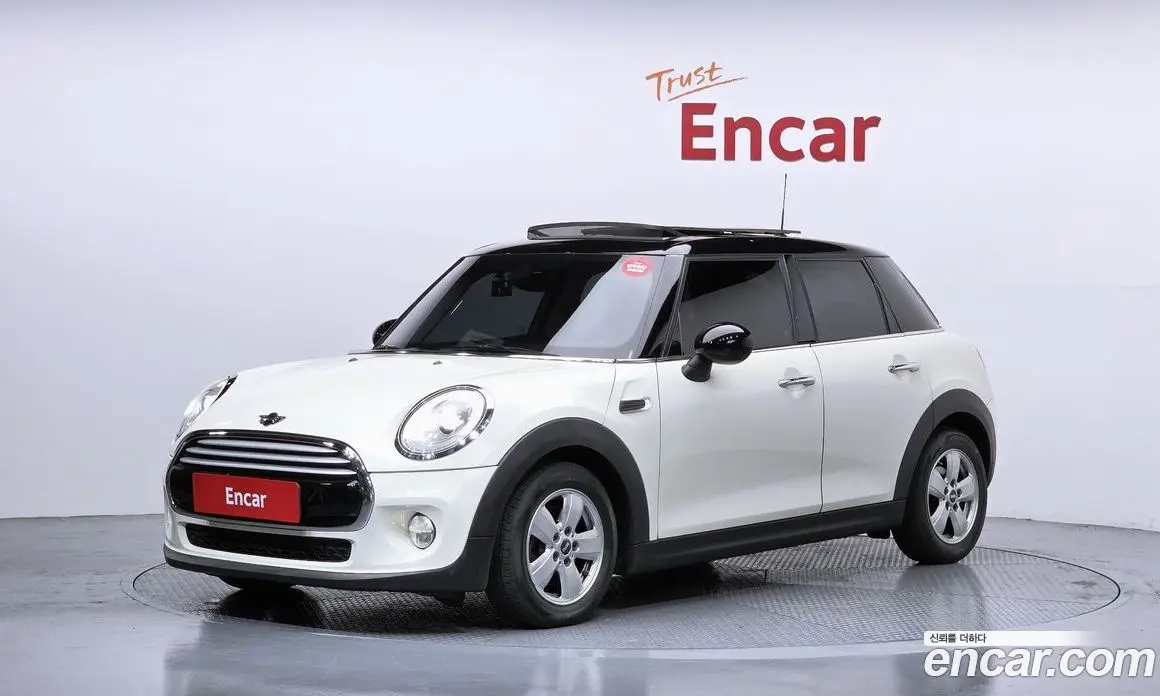 Mini Cooper 2015 1.5 автомат (гидро), фото 1 Mini Cooper 2015 1.5 автомат (гидро), фото 1