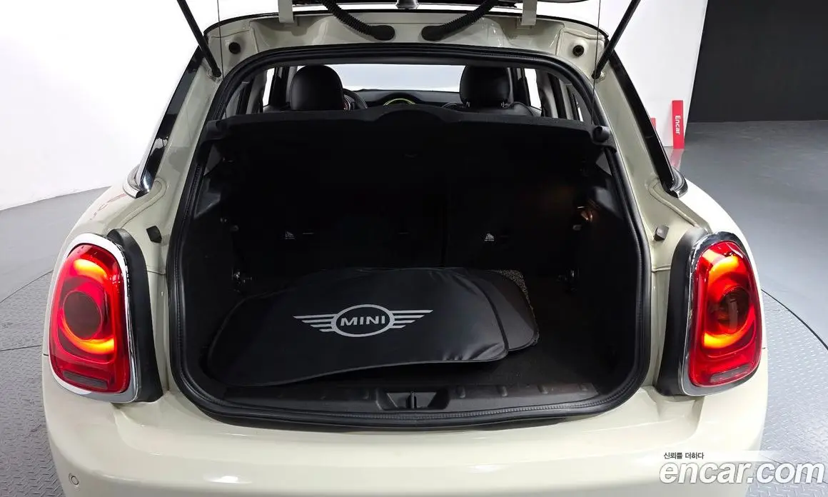 Mini Cooper 2015 1.5 автомат (гидро), фото 20 Mini Cooper 2015 1.5 автомат (гидро), фото 20