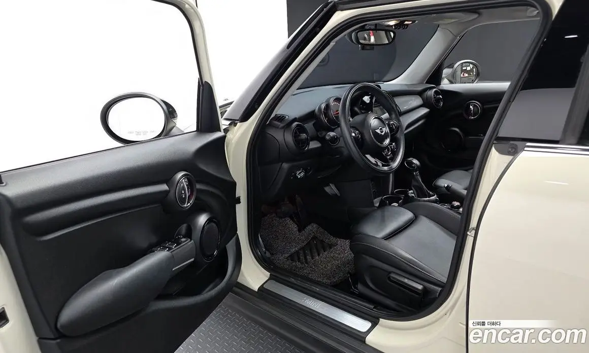 Mini Cooper 2015 1.5 автомат (гидро), фото 10 Mini Cooper 2015 1.5 автомат (гидро), фото 10
