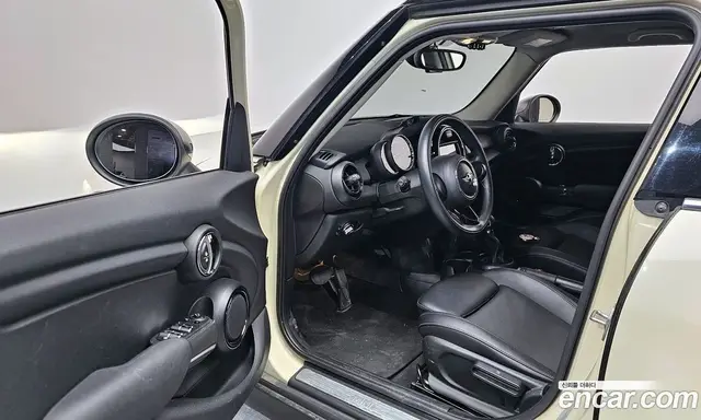 Mini Cooper 2017 1.5 автомат (гидро), миниатюра 10 Mini Cooper 2017 1.5 автомат (гидро), миниатюра 10