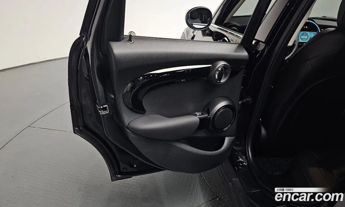 Mini Cooper 2021 1.5 автомат (гидро), фото 14