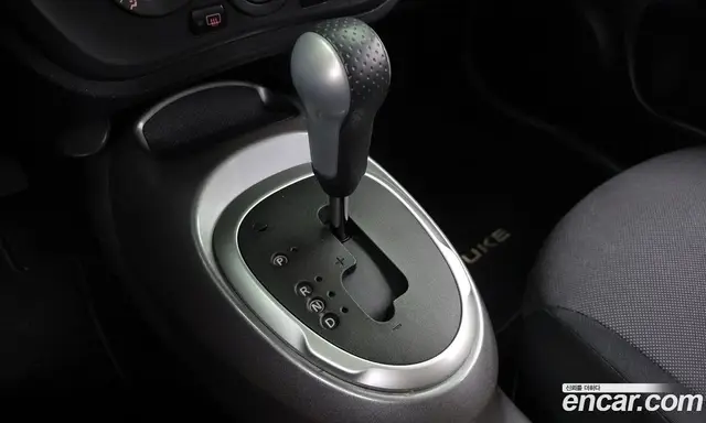 Nissan Juke 2013 1.6 автомат (гидро), миниатюра 12