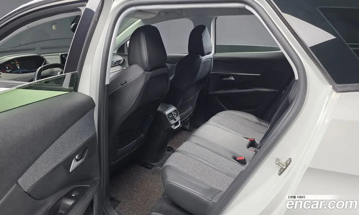 Peugeot 3008 2017 1.6 автомат (гидро), фото 16 Peugeot 3008 2017 1.6 автомат (гидро), фото 16