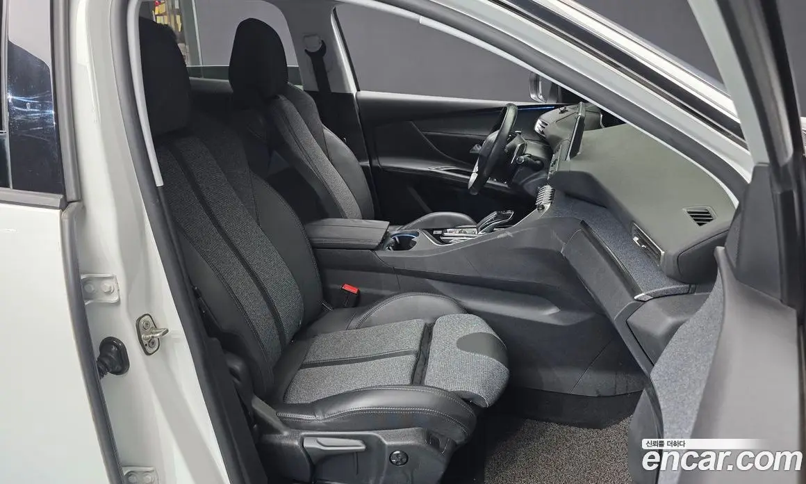 Peugeot 3008 2017 1.6 автомат (гидро), фото 17 Peugeot 3008 2017 1.6 автомат (гидро), фото 17