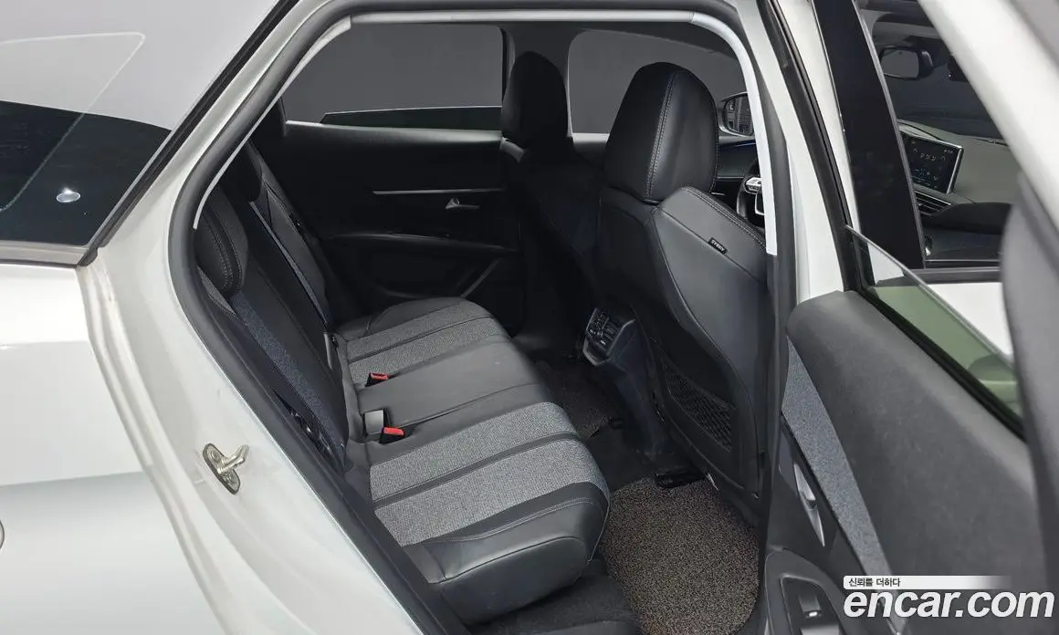 Peugeot 3008 2017 1.6 автомат (гидро), фото 18 Peugeot 3008 2017 1.6 автомат (гидро), фото 18