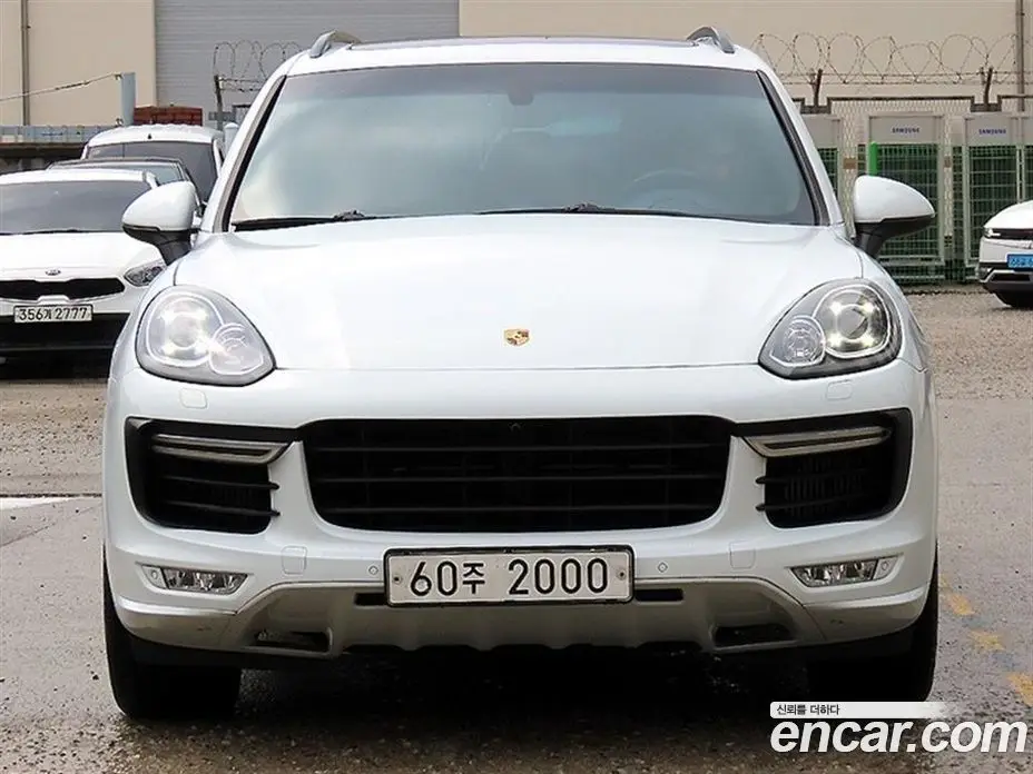 Porsche Cayenne 2015 4.1 автомат (гидро), фото 1 Porsche Cayenne 2015 4.1 автомат (гидро), фото 1