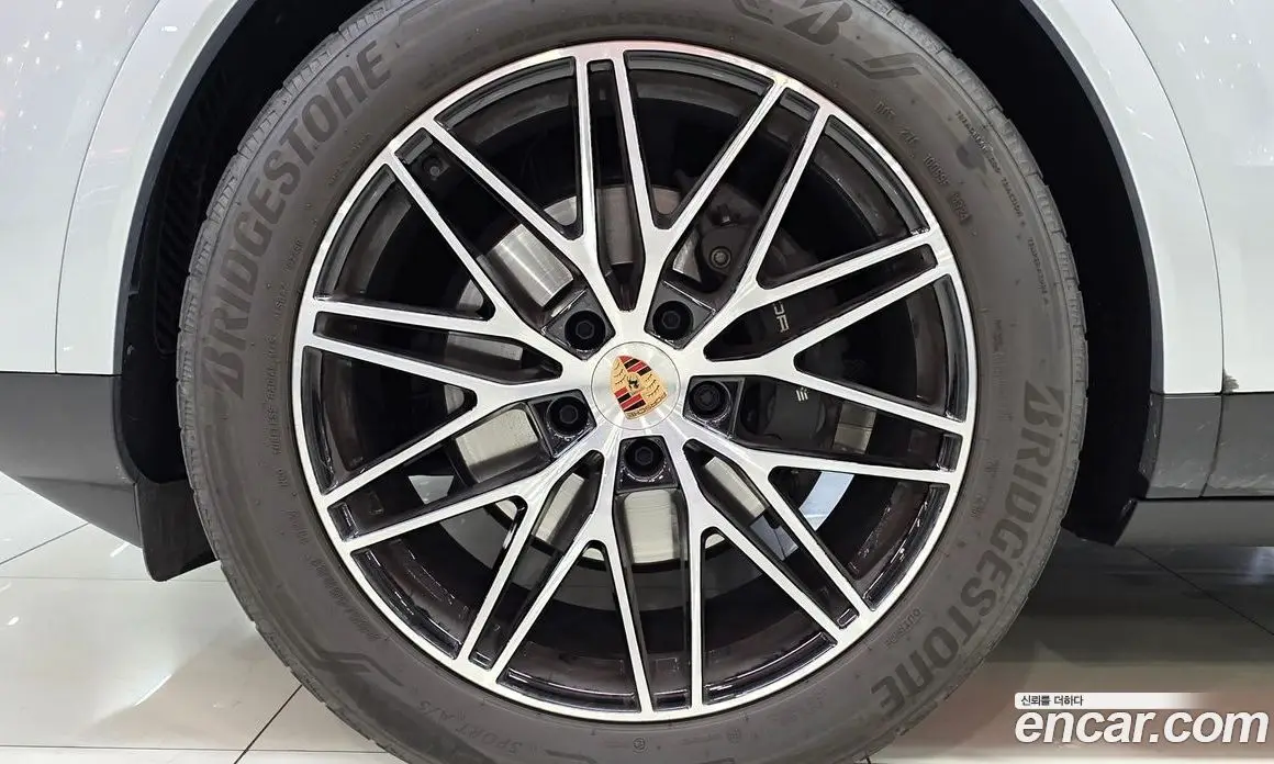 Porsche Cayenne 2025 3.0 автомат (гидро), фото 19 Porsche Cayenne 2025 3.0 автомат (гидро), фото 19