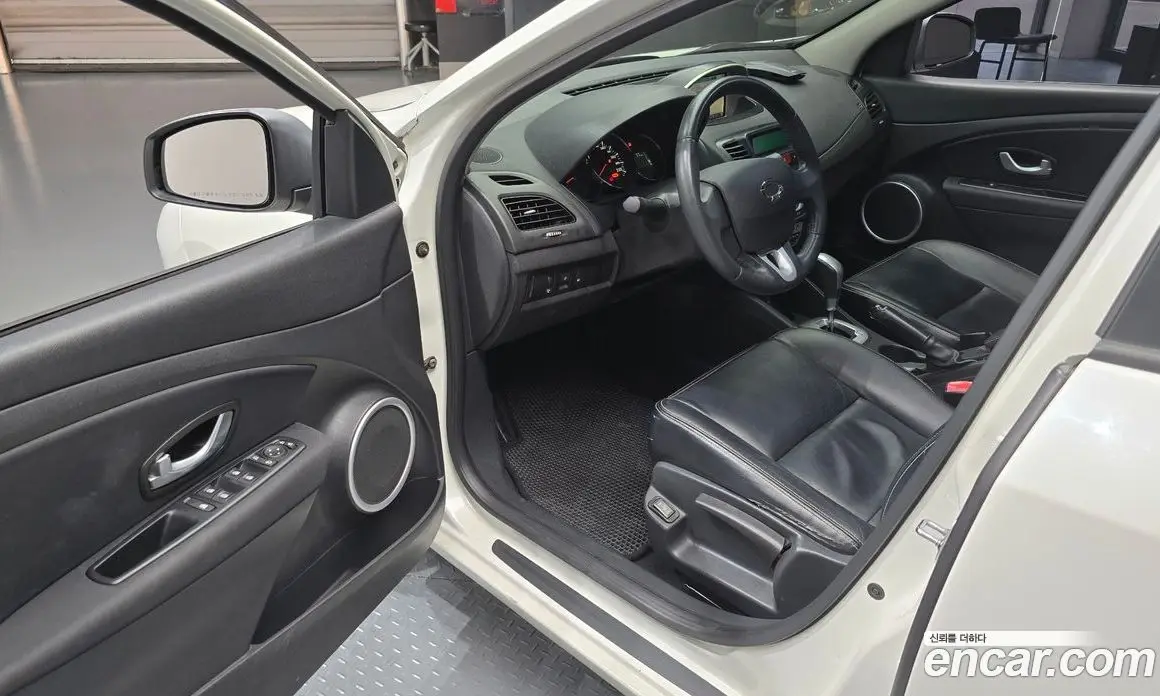 Renault (Samsung) SM3 2010 1.6 автомат (гидро), фото 10 Renault (Samsung) SM3 2010 1.6 автомат (гидро), фото 10