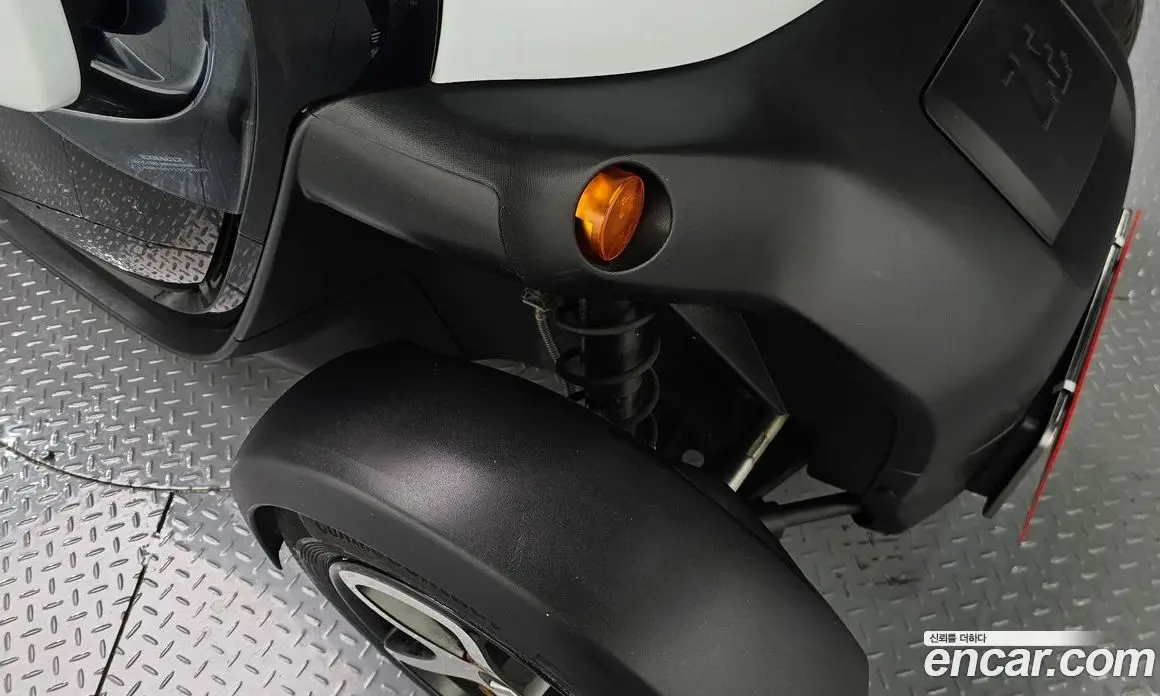 Renault (Samsung) Twizy 2017 0.1 автомат (гидро), фото 14 Renault (Samsung) Twizy 2017 0.1 автомат (гидро), фото 14
