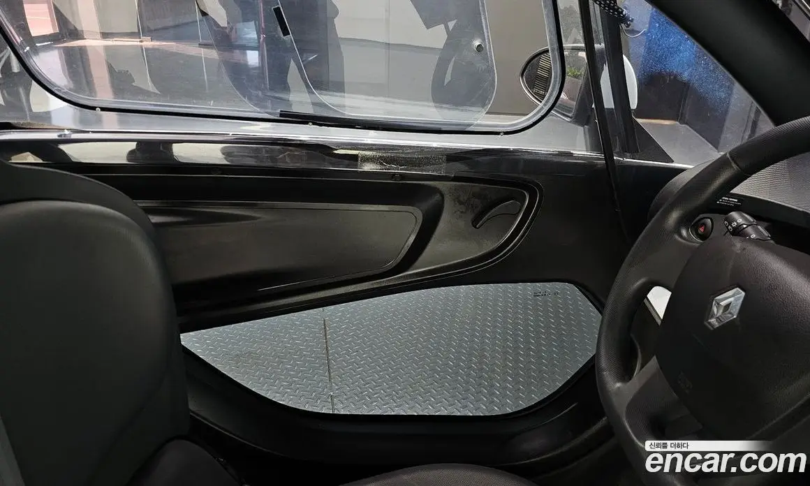 Renault (Samsung) Twizy 2017 0.1 автомат (гидро), фото 15 Renault (Samsung) Twizy 2017 0.1 автомат (гидро), фото 15