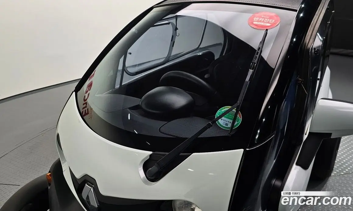 Renault (Samsung) Twizy 2017 0.1 автомат (гидро), фото 16 Renault (Samsung) Twizy 2017 0.1 автомат (гидро), фото 16