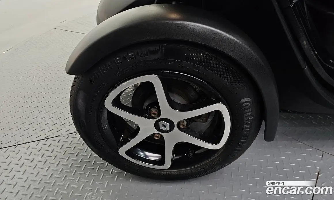 Renault (Samsung) Twizy 2017 0.1 автомат (гидро), фото 5 Renault (Samsung) Twizy 2017 0.1 автомат (гидро), фото 5