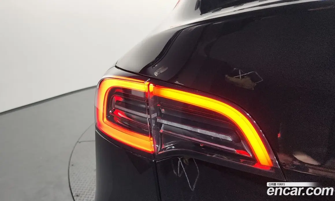 Tesla Model Y 2023 0.2 автомат (гидро), фото 9 Tesla Model Y 2023 0.2 автомат (гидро), фото 9
