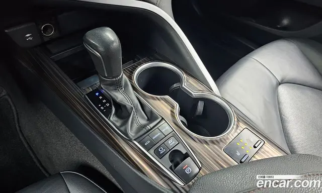 Toyota Camry 2018 2.5 автомат (гидро), миниатюра 12