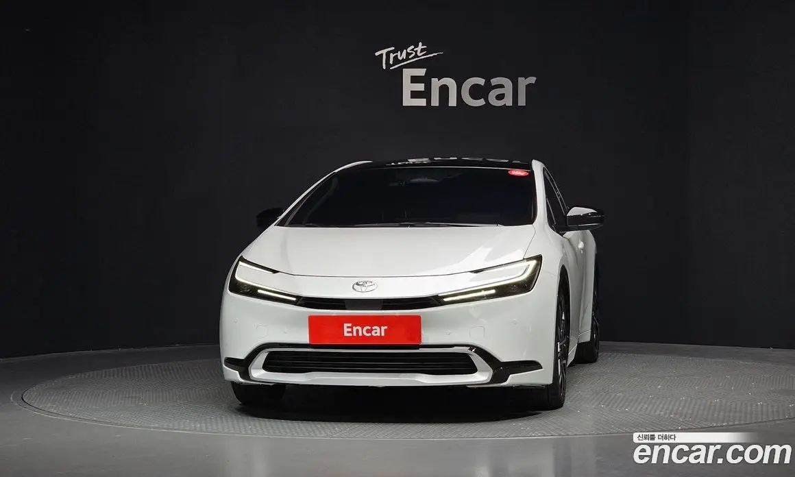 Toyota Prius 2024 2.0 автомат (гидро), фото 3 Toyota Prius 2024 2.0 автомат (гидро), фото 3