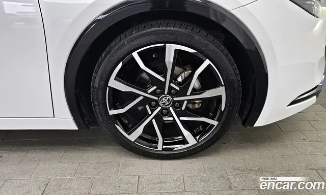 Toyota Prius 2024 2.0 автомат (гидро), миниатюра 7 Toyota Prius 2024 2.0 автомат (гидро), миниатюра 7