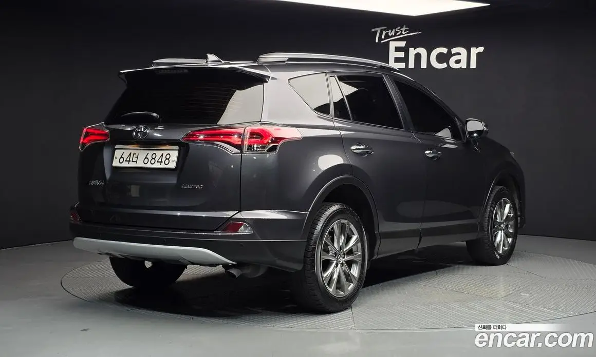 Toyota RAV4 2018 2.5 автомат (гидро), фото 2 Toyota RAV4 2018 2.5 автомат (гидро), фото 2