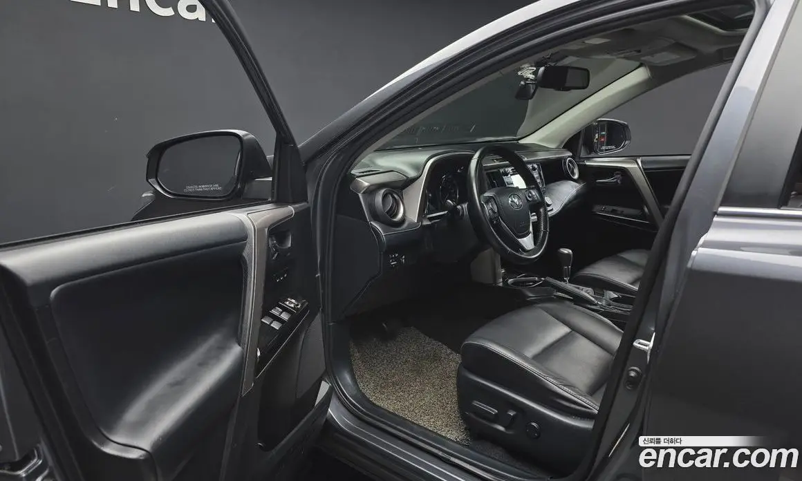 Toyota RAV4 2018 2.5 автомат (гидро), фото 10 Toyota RAV4 2018 2.5 автомат (гидро), фото 10