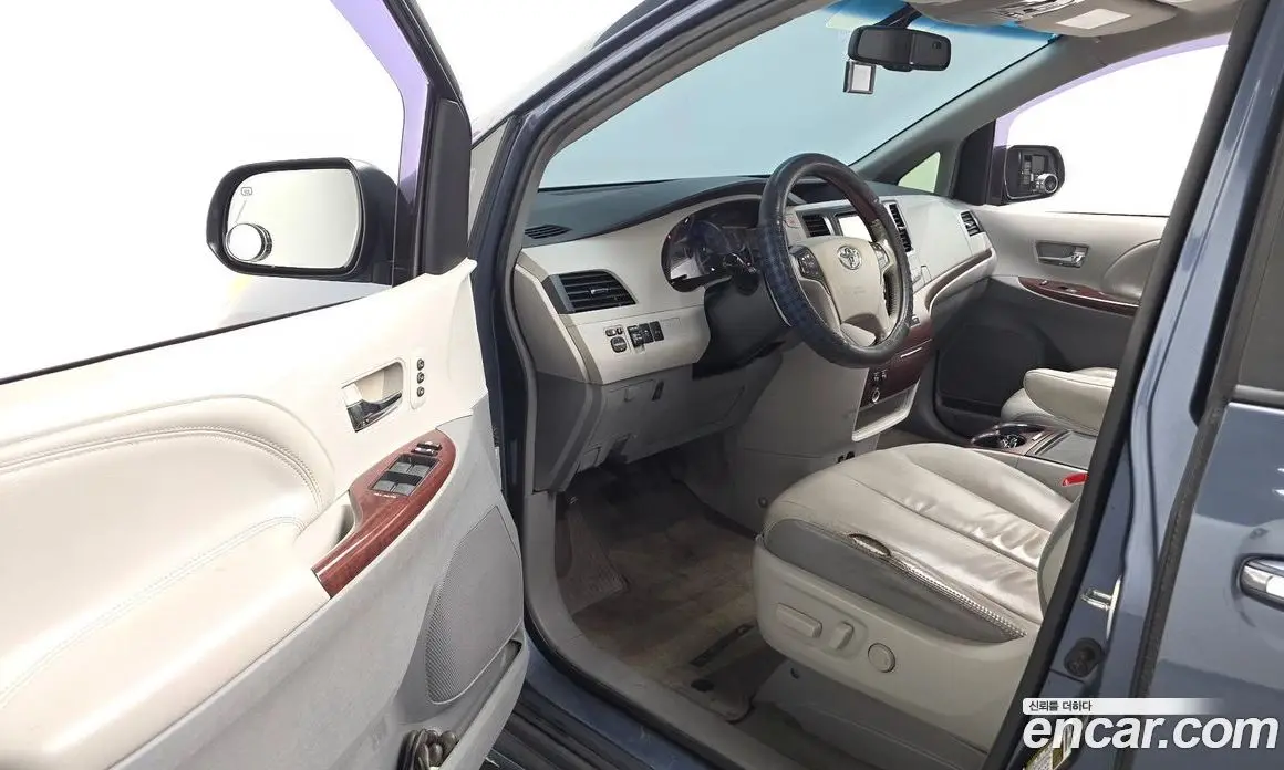 Toyota Sienna 2014 3.5 автомат (гидро), фото 10 Toyota Sienna 2014 3.5 автомат (гидро), фото 10