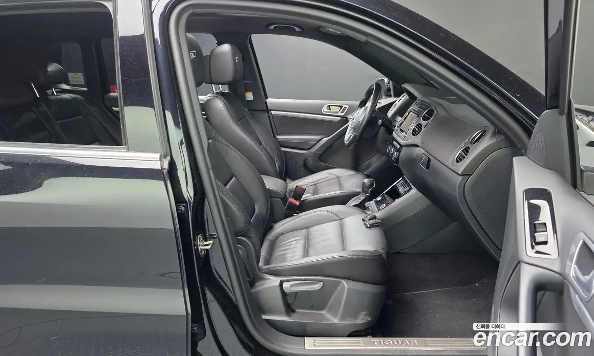 Volkswagen Tiguan 2016 2.0 автомат (гидро), фото 11 Volkswagen Tiguan 2016 2.0 автомат (гидро), фото 11