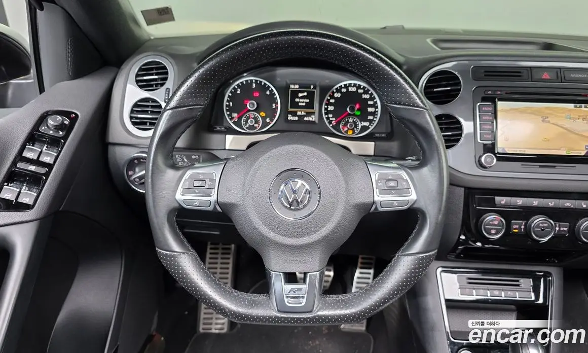 Volkswagen Tiguan 2016 2.0 автомат (гидро), фото 13 Volkswagen Tiguan 2016 2.0 автомат (гидро), фото 13