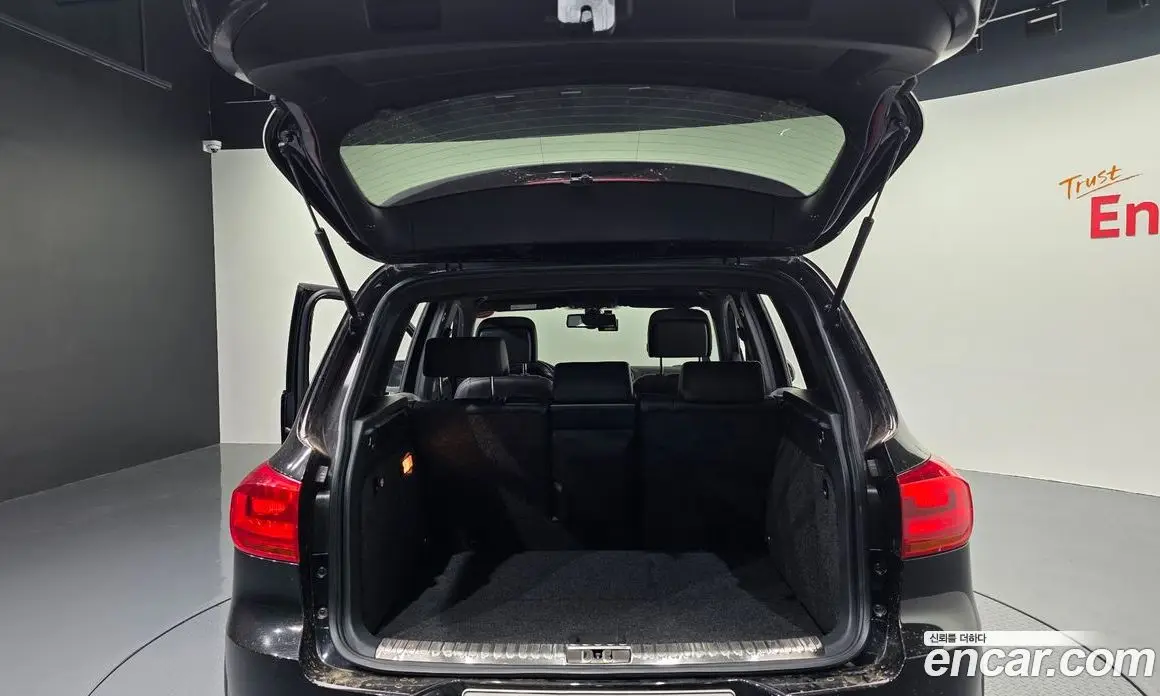 Volkswagen Tiguan 2016 2.0 автомат (гидро), фото 20 Volkswagen Tiguan 2016 2.0 автомат (гидро), фото 20