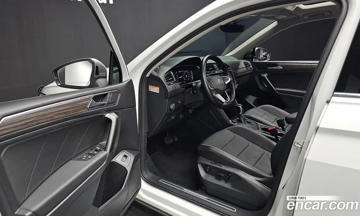 Volkswagen Tiguan 2022 2.0 автомат (гидро), фото 12 Volkswagen Tiguan 2022 2.0 автомат (гидро), фото 12
