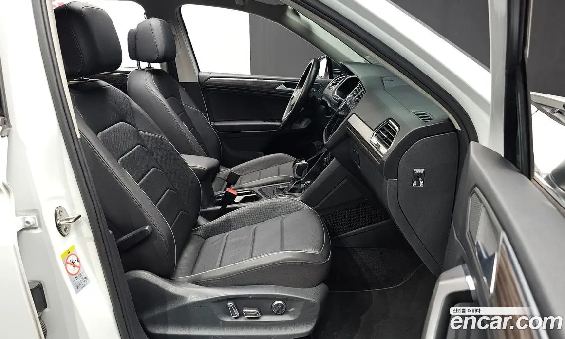 Volkswagen Tiguan 2022 2.0 автомат (гидро), фото 15 Volkswagen Tiguan 2022 2.0 автомат (гидро), фото 15