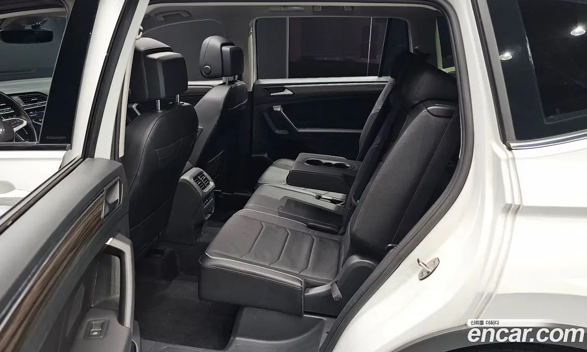 Volkswagen Tiguan 2022 2.0 автомат (гидро), фото 16 Volkswagen Tiguan 2022 2.0 автомат (гидро), фото 16