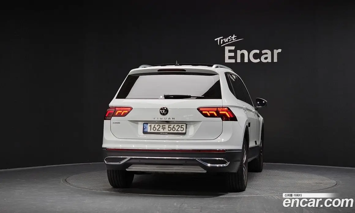Volkswagen Tiguan 2022 2.0 автомат (гидро), фото 3 Volkswagen Tiguan 2022 2.0 автомат (гидро), фото 3