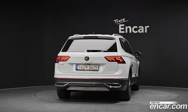 Volkswagen Tiguan 2022 2.0 автомат (гидро), миниатюра 3 Volkswagen Tiguan 2022 2.0 автомат (гидро), миниатюра 3