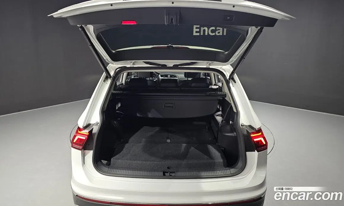 Volkswagen Tiguan 2022 2.0 автомат (гидро), фото 25 Volkswagen Tiguan 2022 2.0 автомат (гидро), фото 25